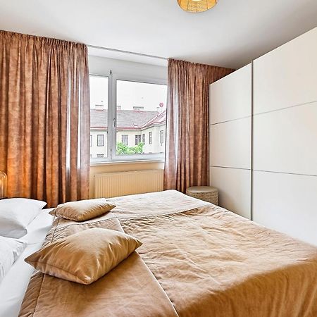 Peaceful Belvedere Apartment In Safe, Quiet & Central Location ウィーン エクステリア 写真