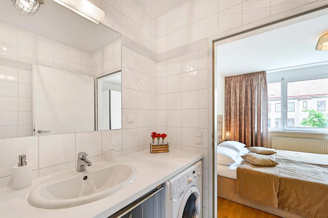 Peaceful Belvedere Apartment In Safe, Quiet & Central Location ウィーン エクステリア 写真